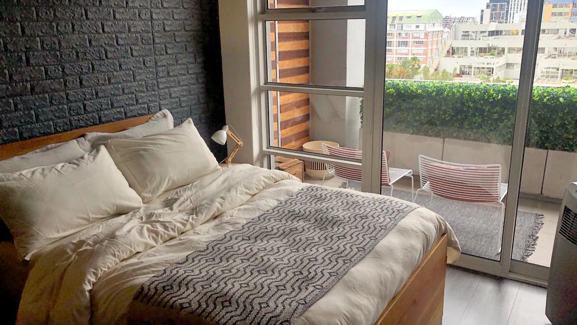 Apartment Urban City Pad With Cape Central View Cape Town
